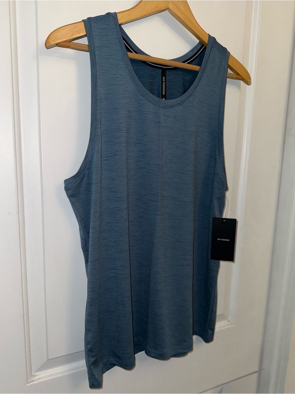 🏋️Ten Thousand NWT Interval High Performance Tank in "Bluefin" - Picture 5 of 12